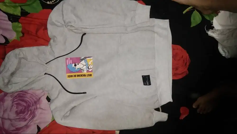Hoodie bekas warna abu