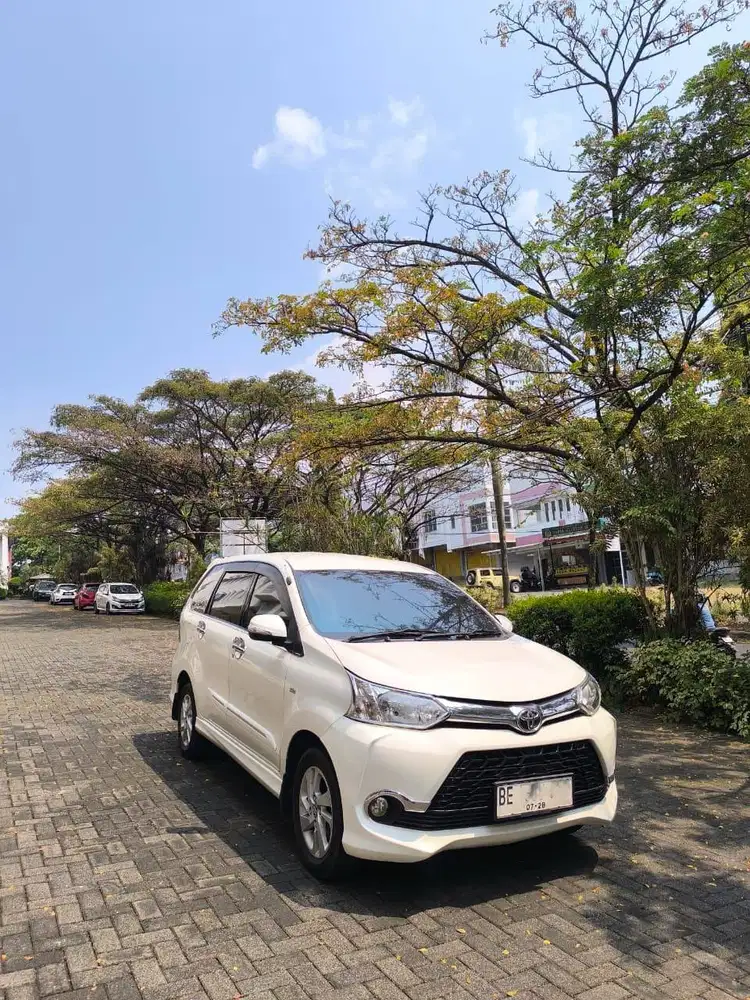 TOYOTA AVANZA VELOZ AT