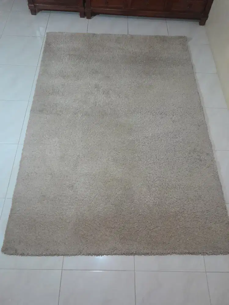 Karpet Tebal -  Warna Cream
Product - Ikea