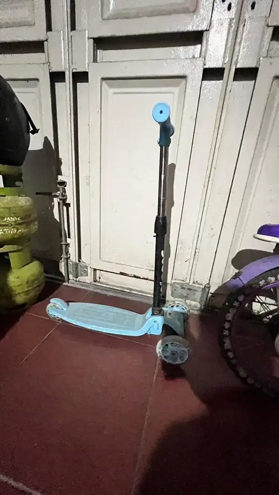 Skuter (jarang pakai sekali)