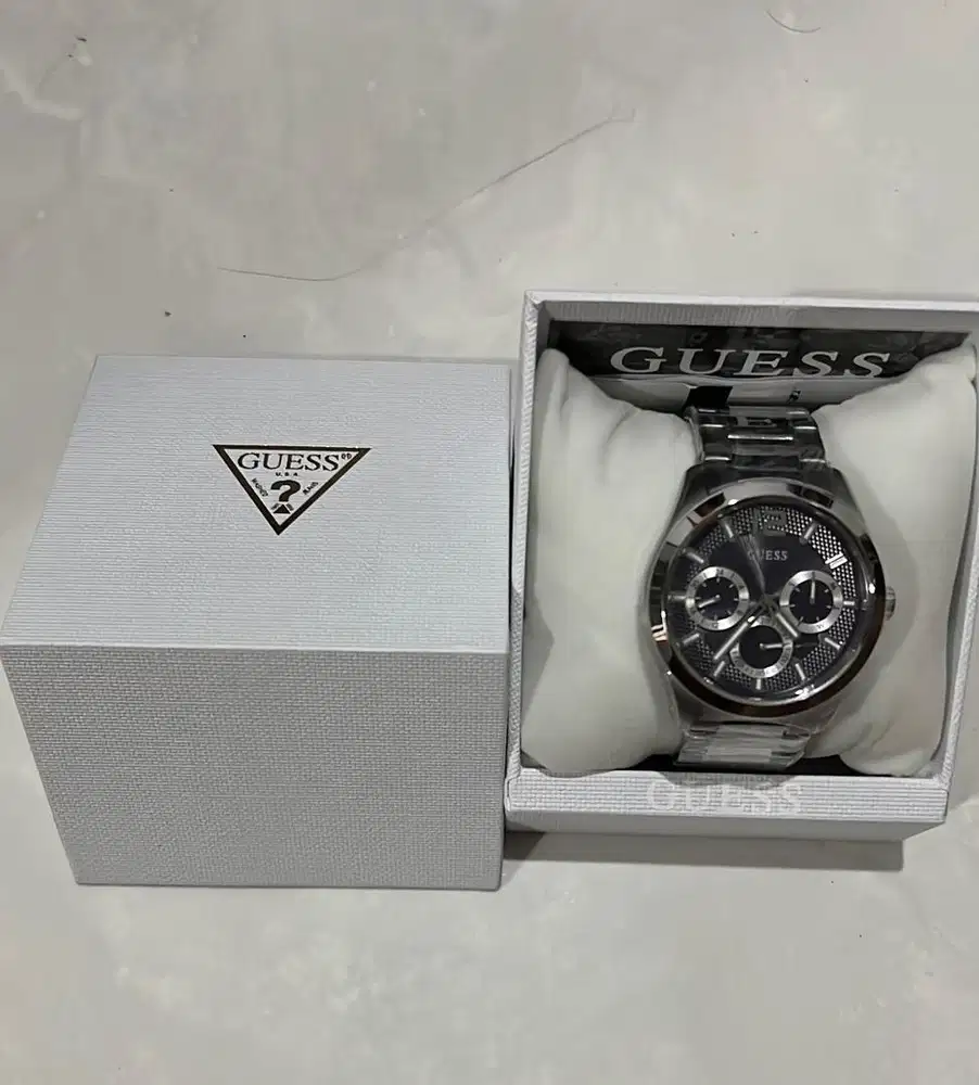 Jam tangan pria merk Guess GW0707G1