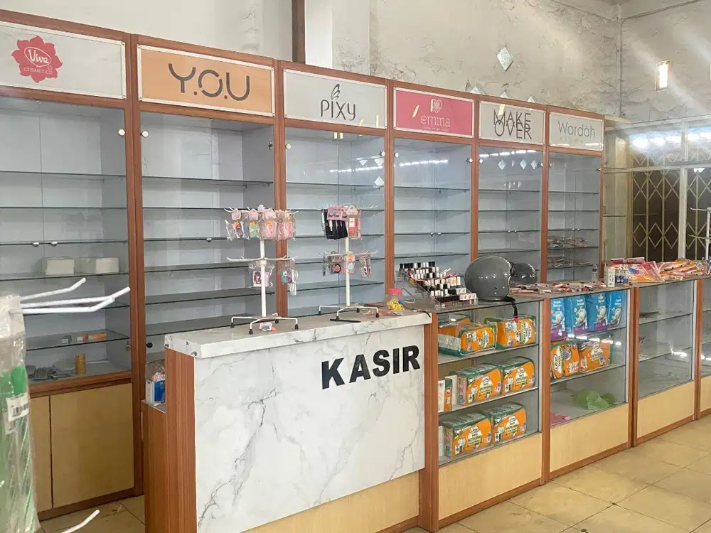 DIJUAL LEMARI DISPLAY / ETALASE KACA BEKAS TOKO