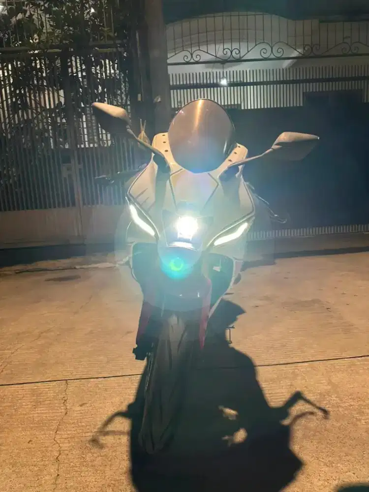 Yamaha R15M WGP