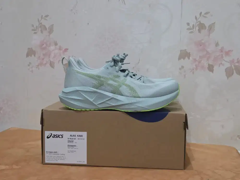 Sepatu Running Asics Novablast 5 Standart size 44 (28 cm) NEW BNIB