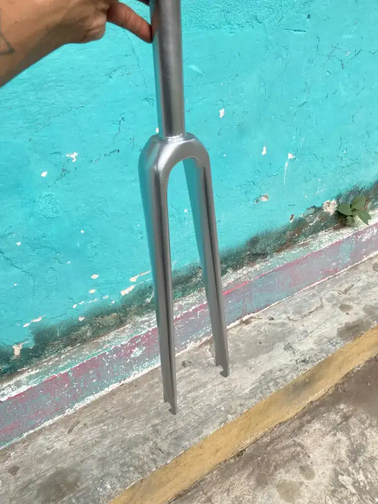 Fork modern untuk 700, x8