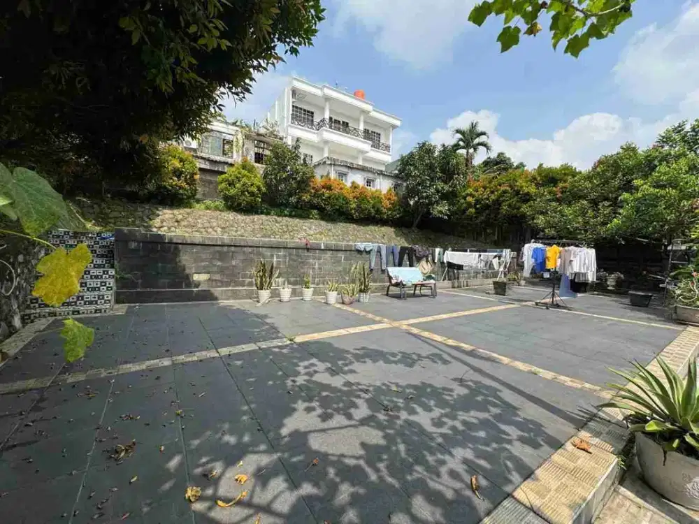 Sat Set !!!! Rumah Di jalan Utama Sentul City,Udara Segar banyak Pohon | LT 765 | 4 KT . Harga Terbaik Di  SENTUL CITY