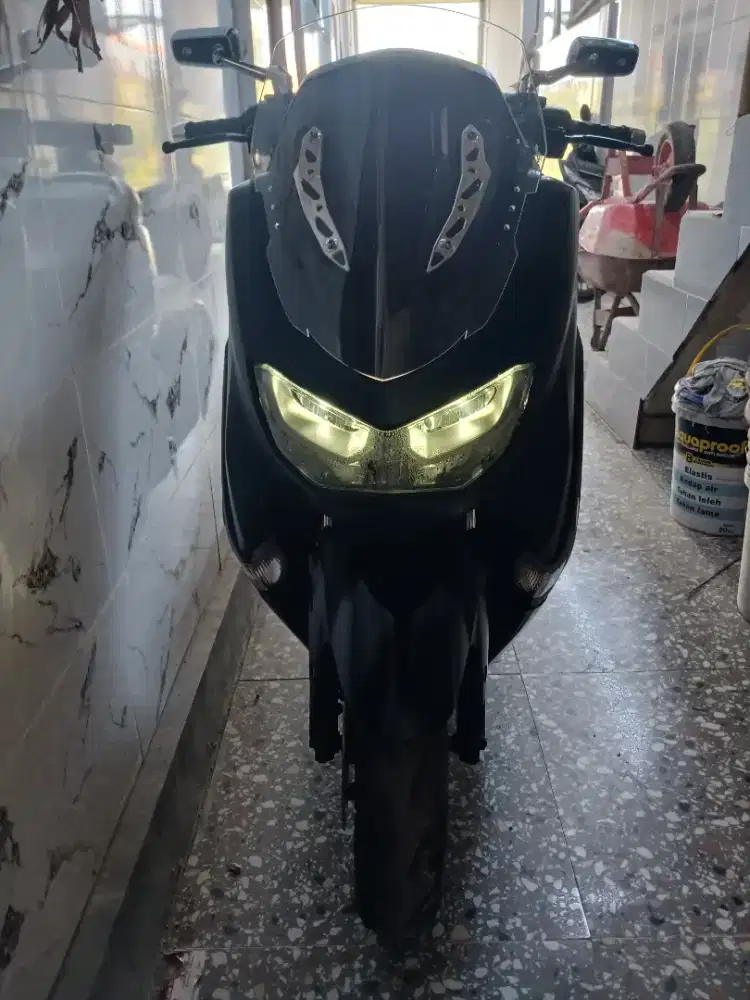 Jual Nmax 2022 istimewa tgn 1 low km ss faktur dll lengkap