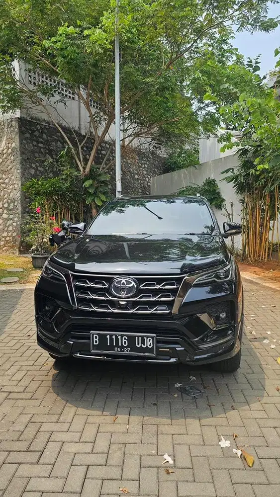 Toyota Fortuner 2.8 GR Sport VRZ 2022 Balck Very Well Maintain
