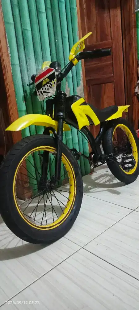 Sepeda cross ukuran 18
