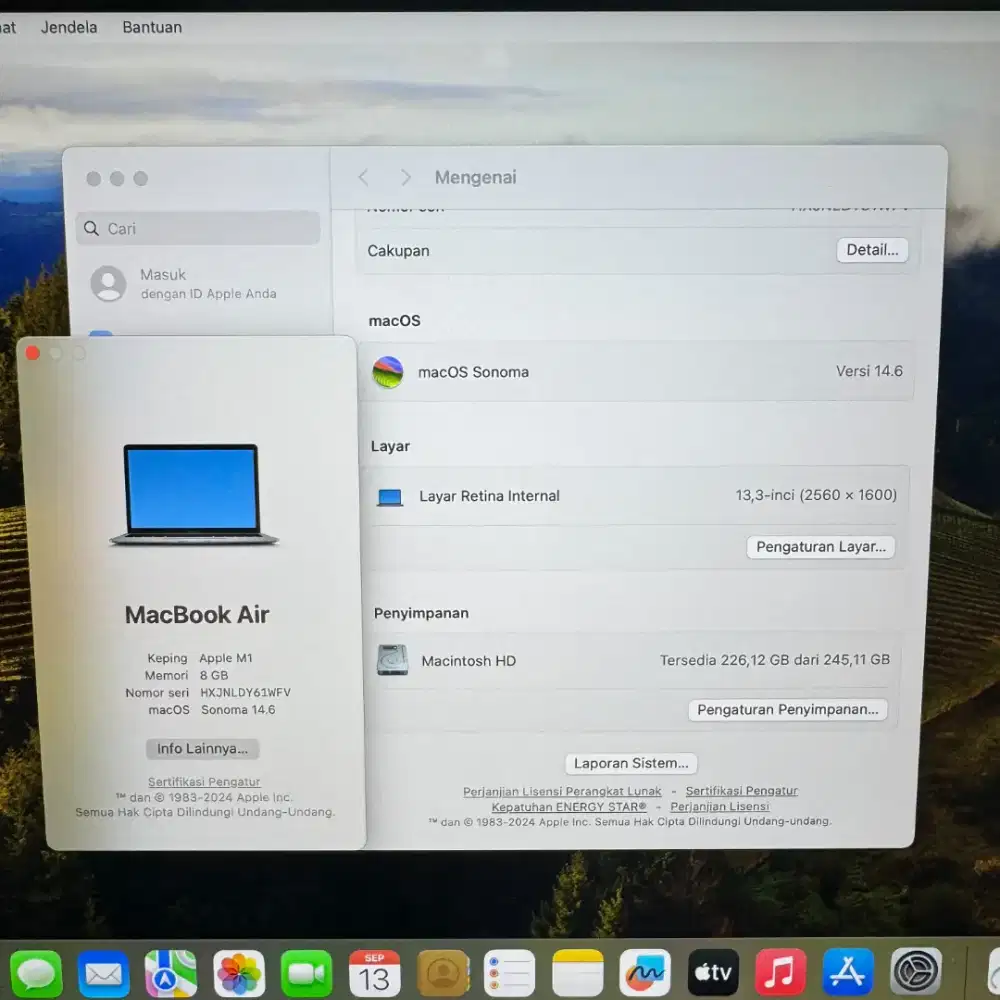 Macbook Air M1 Layar 13 Inch Ram 8 Ssd 256 lengkap full set Space Grey
