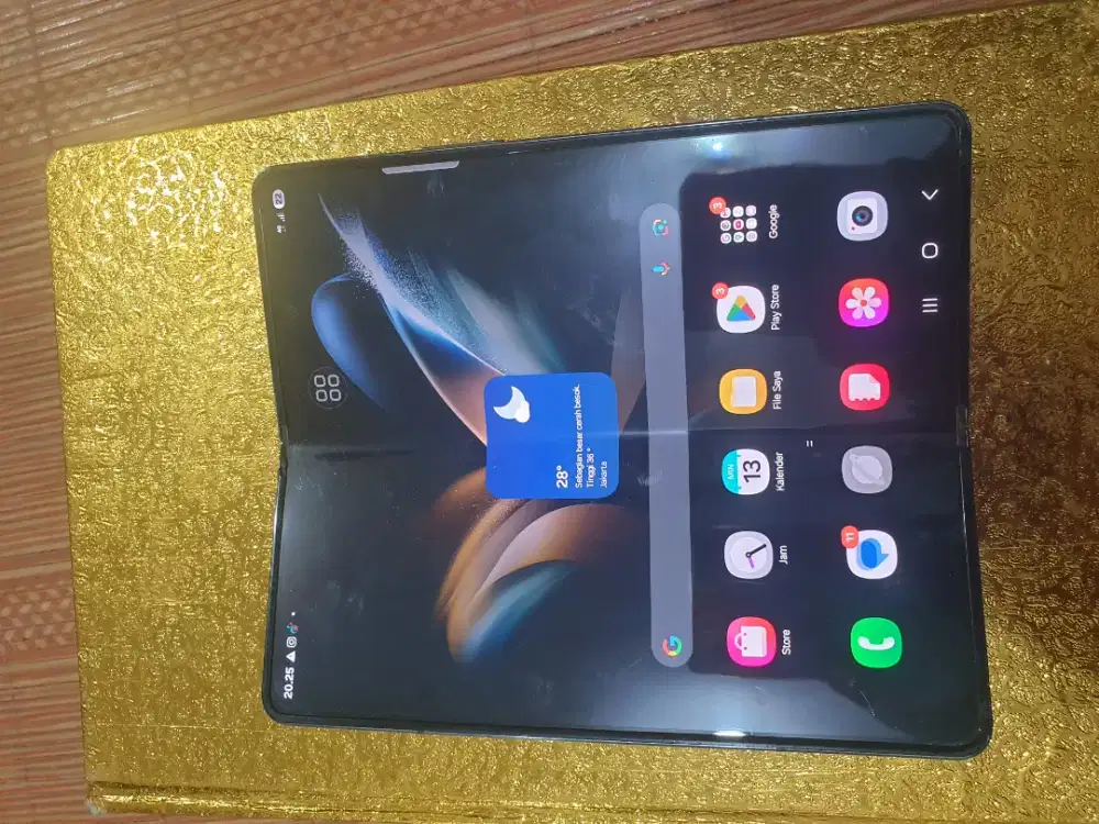 Samsung Z Fold 4 ( 12/256 )