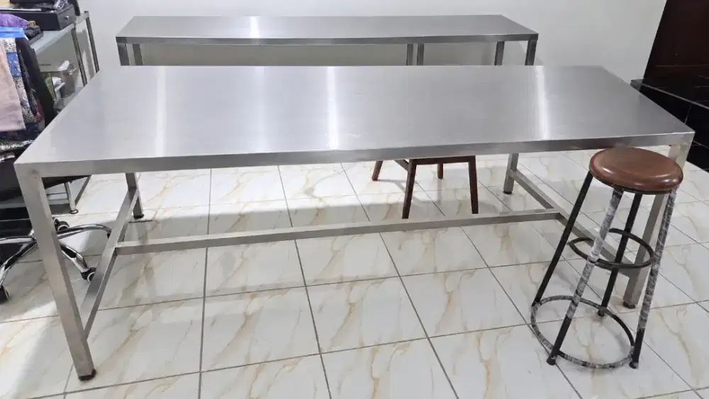 Meja Stainless Steel Jumbo 210 x 111 x 75 cm – Kokoh untuk Usaha