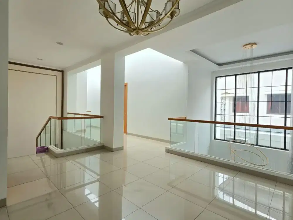 Jual/Sewa Rumah Bagus Lux Cantik Terawat Siap Huni Full Furnished Tinggal Bawa Koper di Summarecon Bandung