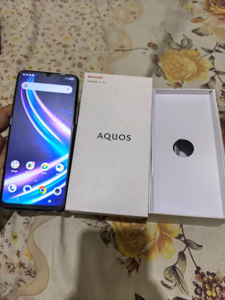 Sharp Aquos V7 plus 4/128Gb