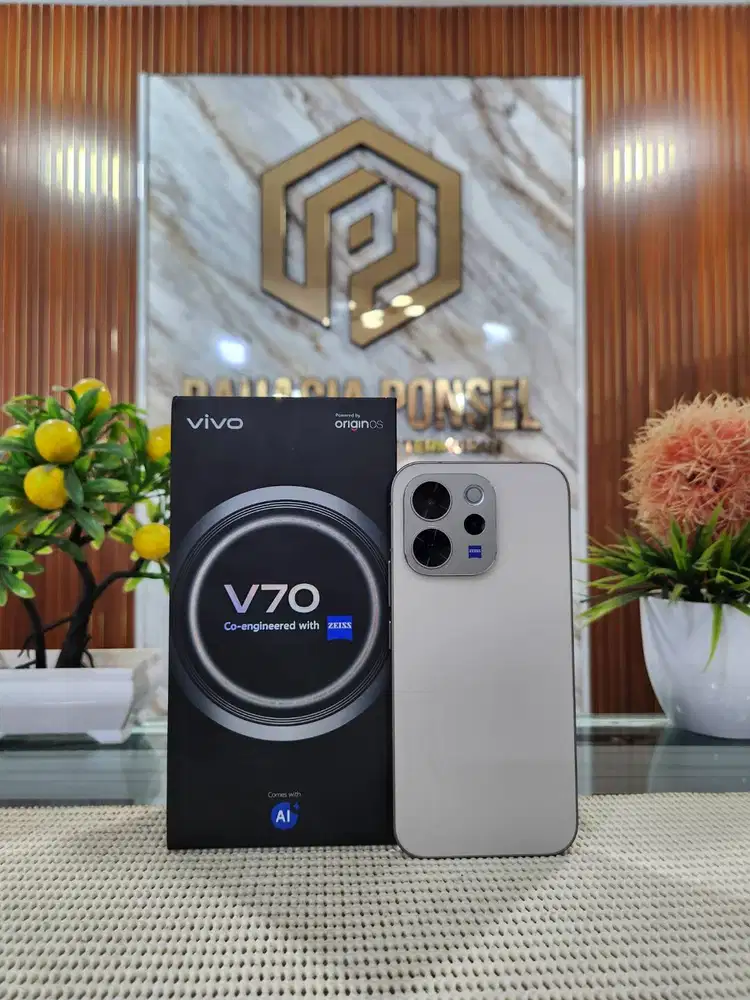 Vivo V70 5G Ram 8+8Gb/ 256Gb Fullset Mulus Original 100% Bergaransi