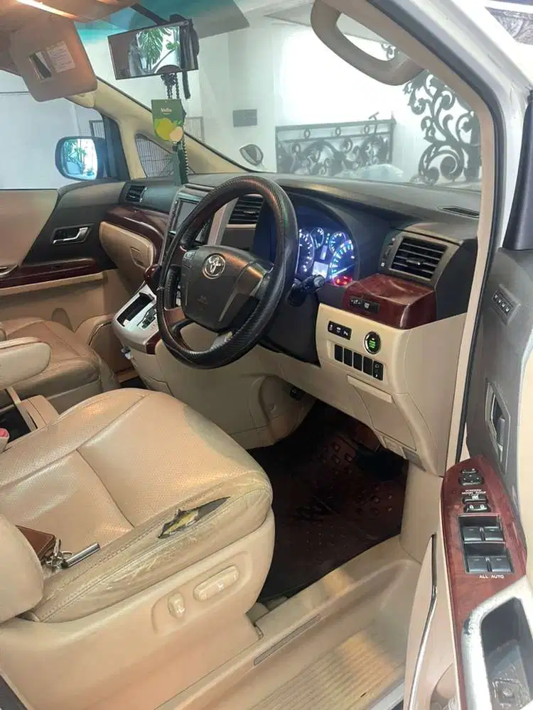 Toyota Vellfire 2010 Bensin