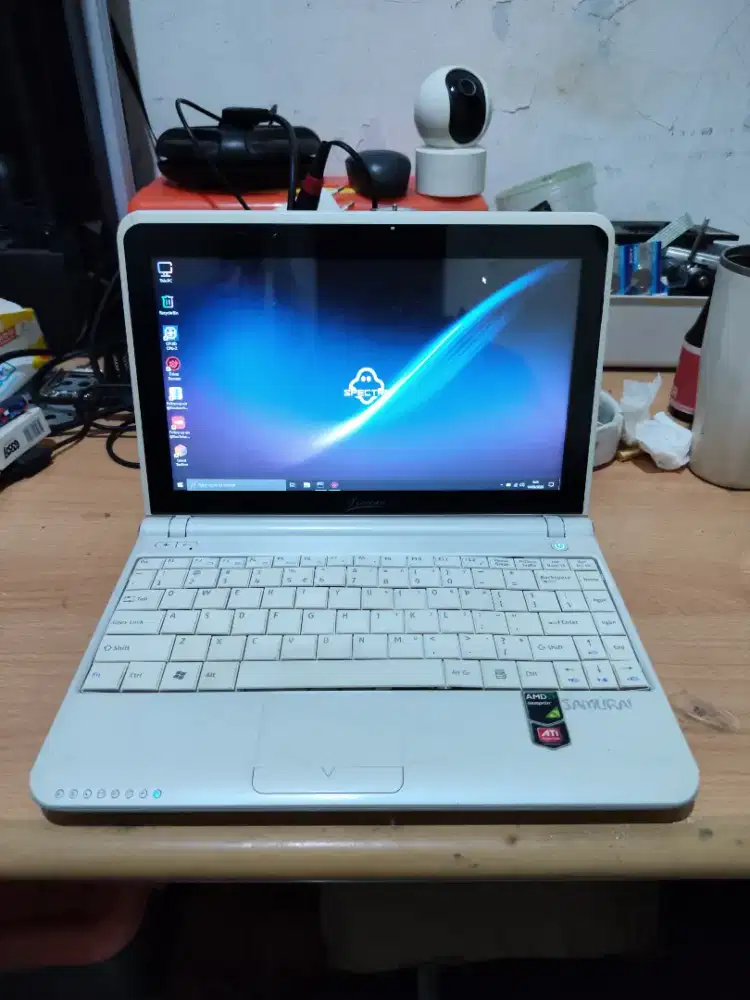 Di Jual Notebook Procom Samurai , Batreai Awet , Windows 10
