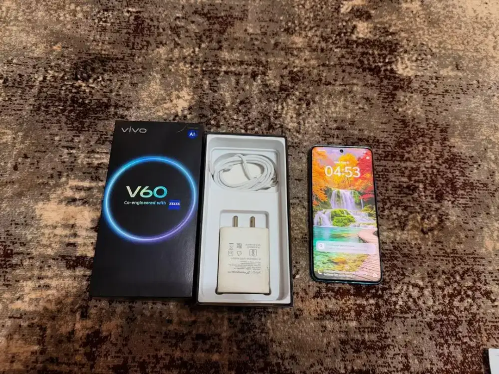 Vivo V60 white 8/256/GB