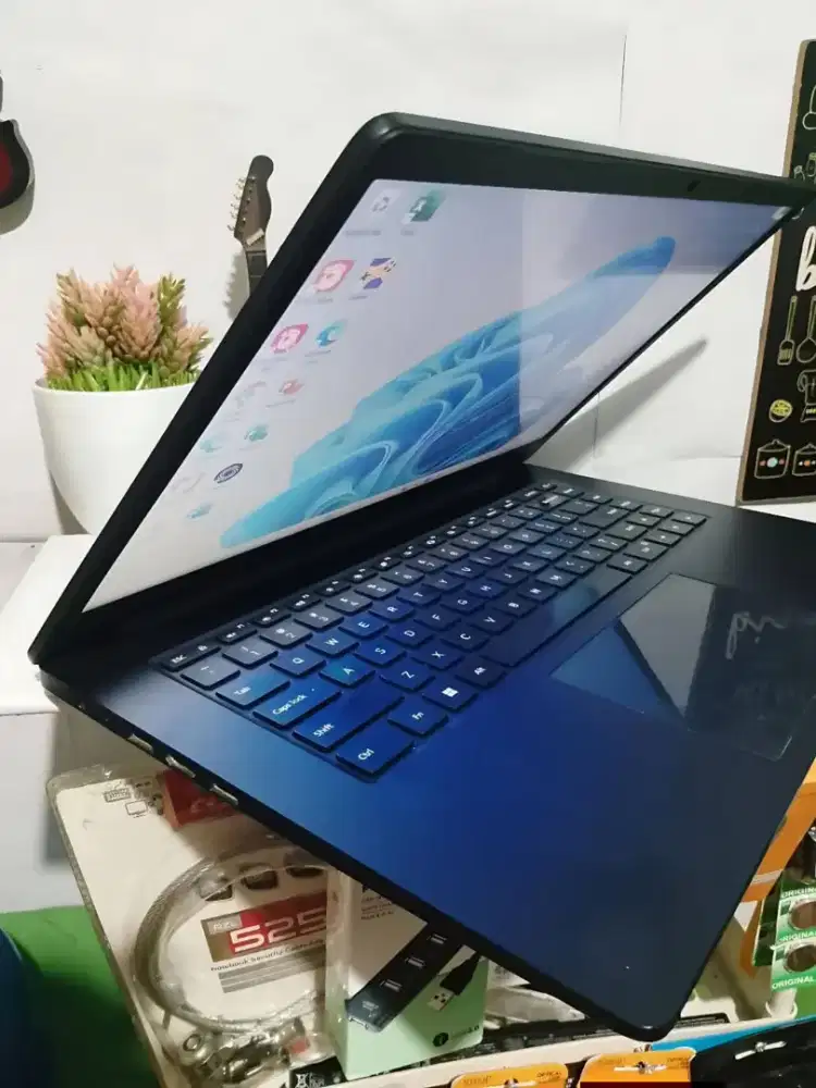 LAPTOP REDMIBOOK15. Core i3 Gen11. RAM8GB/SSD256GB. Performa Lincah.