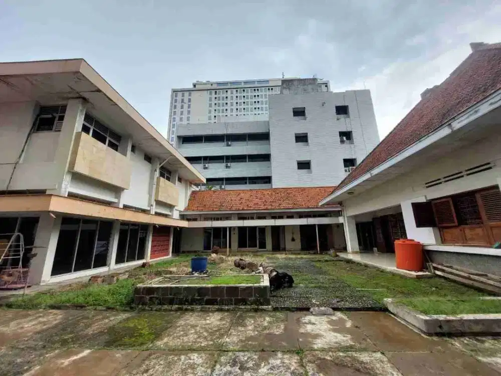 ( JALAN RAYA ) RUMAH STRATEGIS DI JL RAYA AHMAD YANI SEMARANG SELATAN