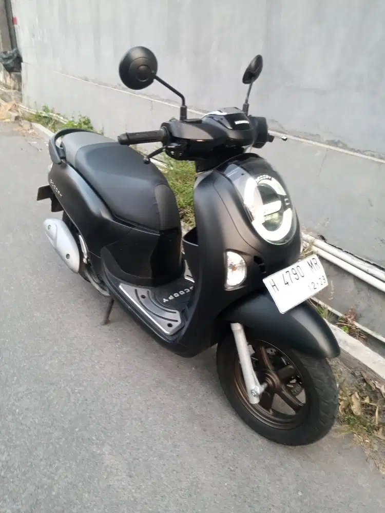 Honda Scoopy prestige 2024 hitam