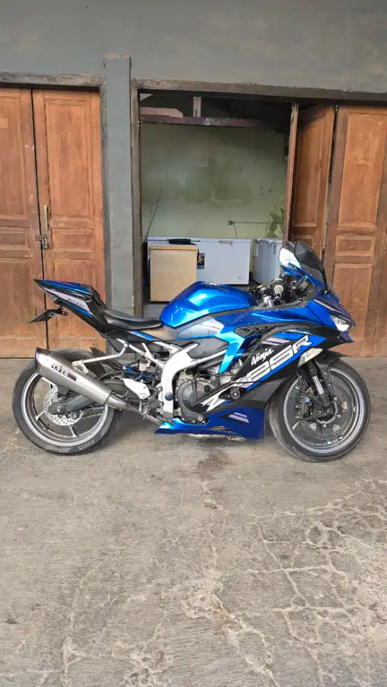 Kawasaki ZX25R QS ABS Biru Tahun 2021