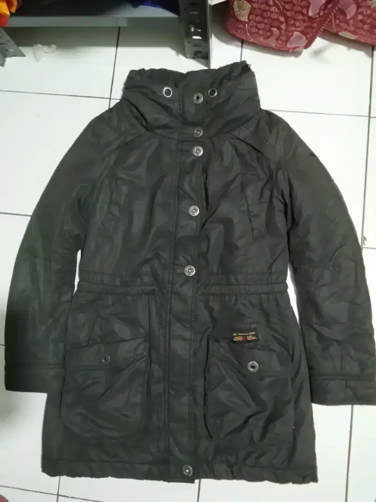 S.oliver size L,kondisi baru,jual 300k