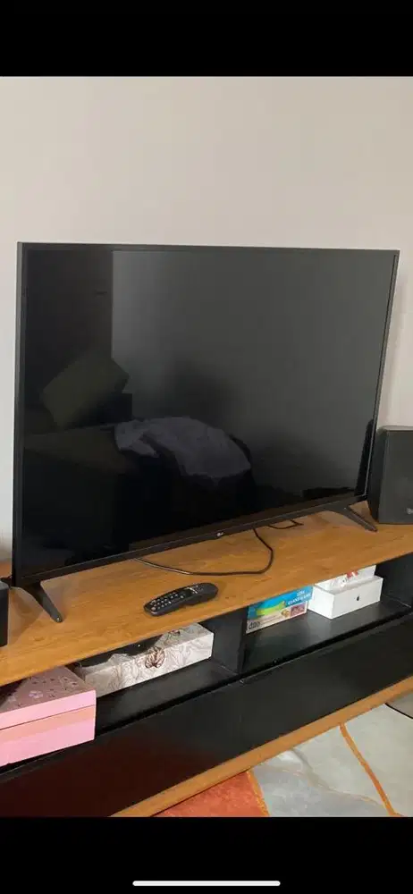 LG UP 7550 lcd 55 inch condisi baru tapi sudah buka