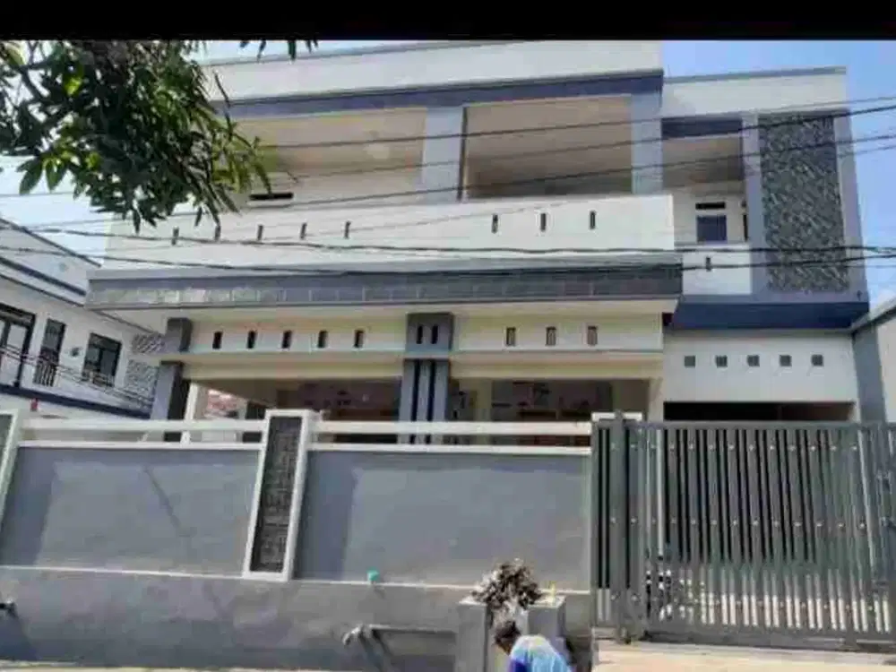 Rumah Cantik mewah 3 lantai di komplek Pharmindo Cimahi Bandung