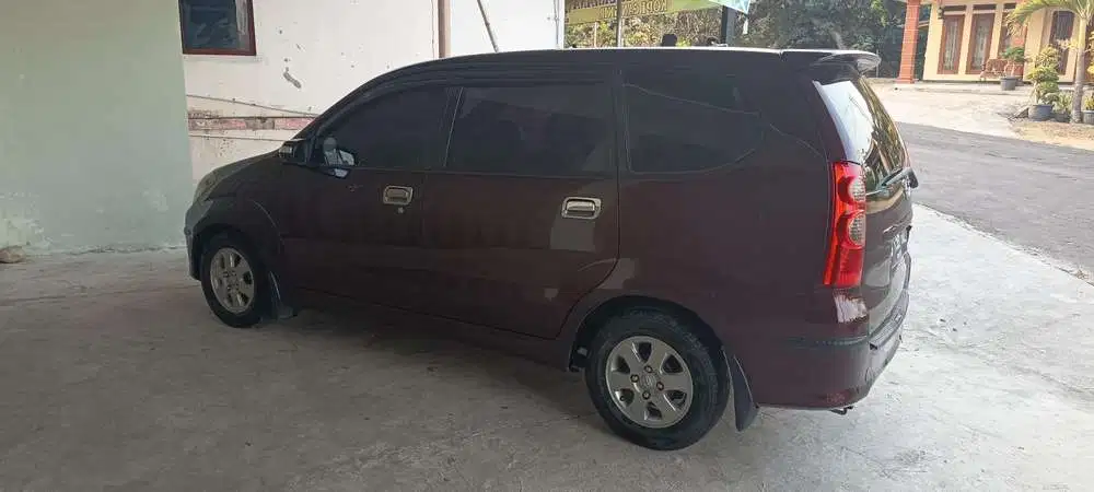 Daihatsu Xenia 2010 Bensin