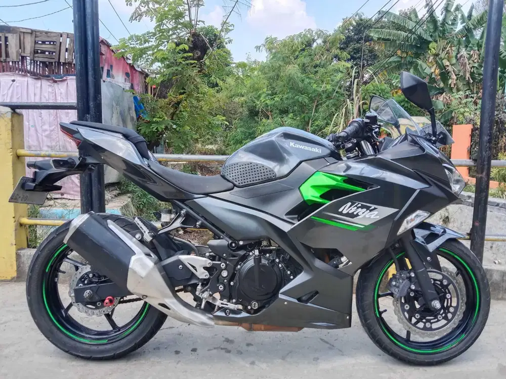 Kawasaki ninja 250 new fi th 2024 DP cuma 3 jt saja