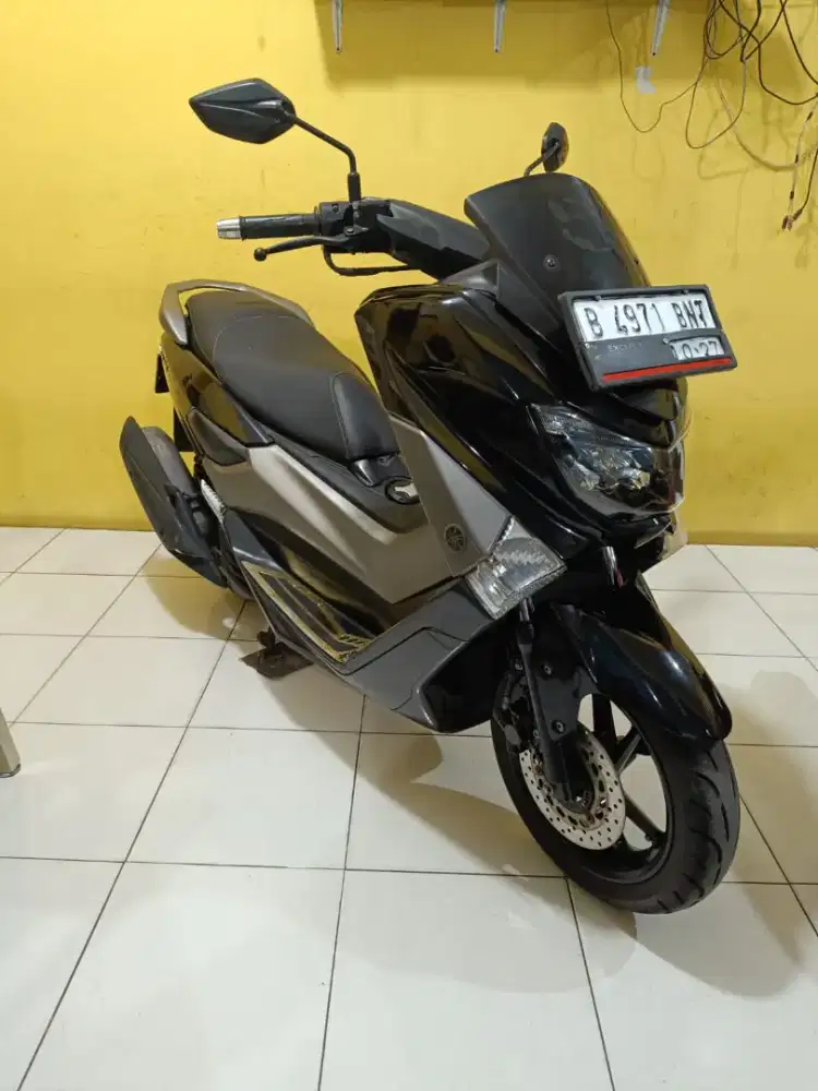 Yamaha nmax 2017 hitam