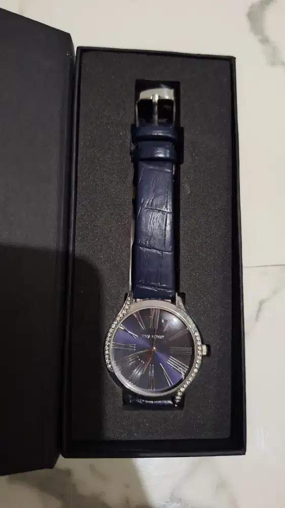 Jam tangan wanita