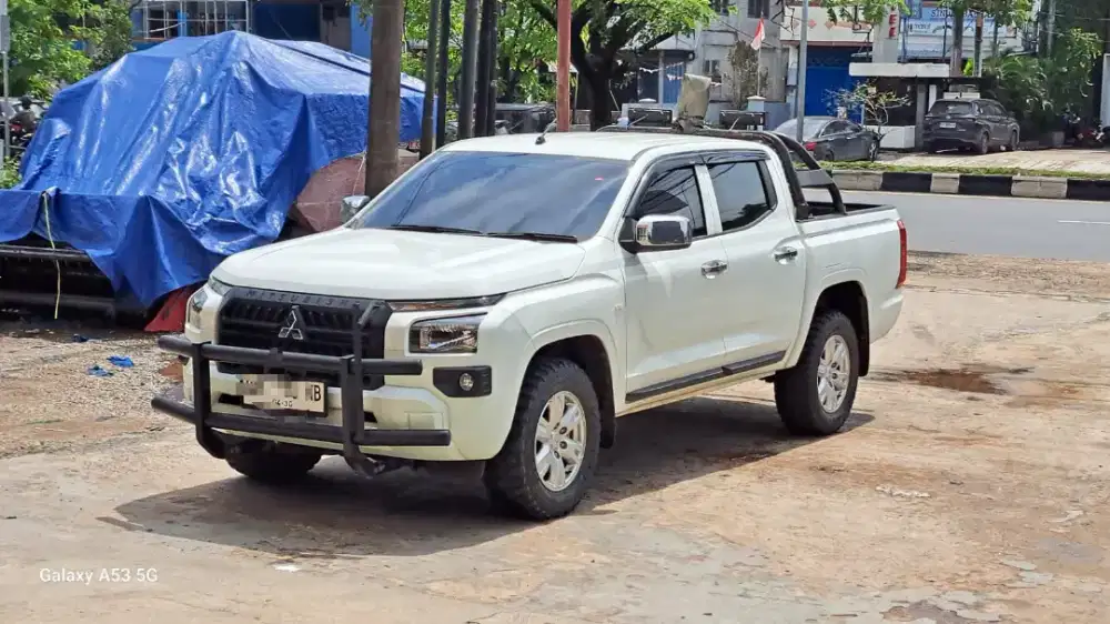 New triton 4x4 gls mt 2025
