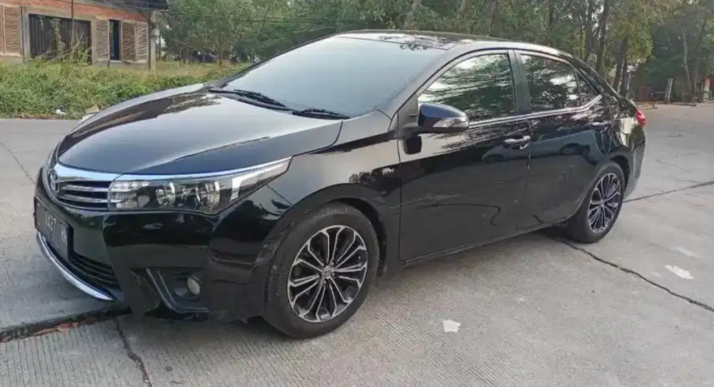 DIJUAL CEPAT MOBIL ALTIS PRIBADI 2015