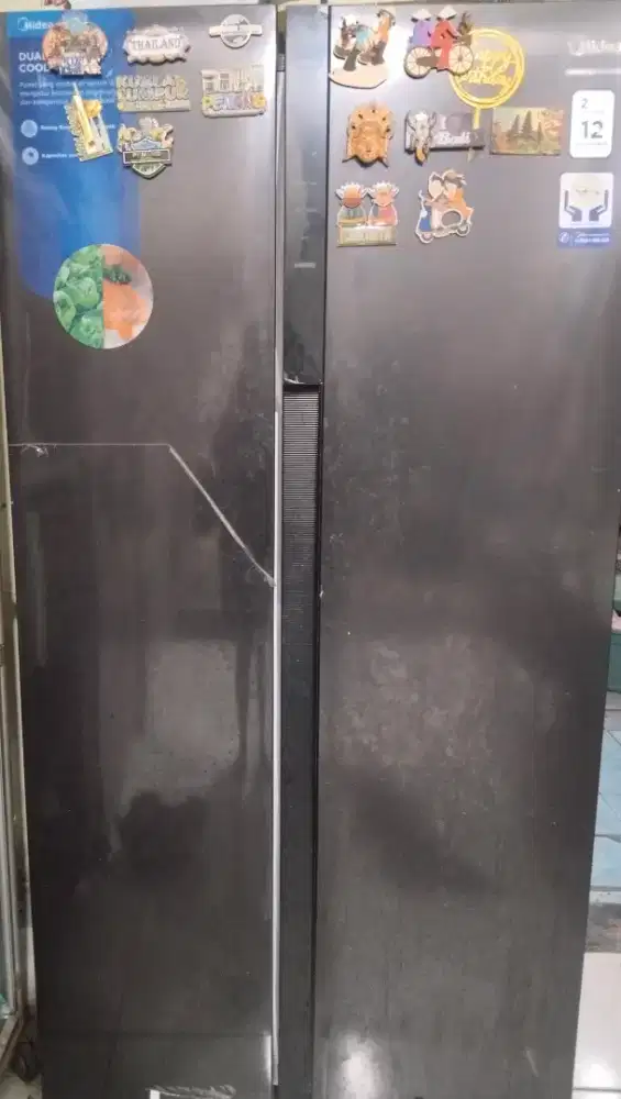 Kulkas Midea kapasitas 548ltr, inverter