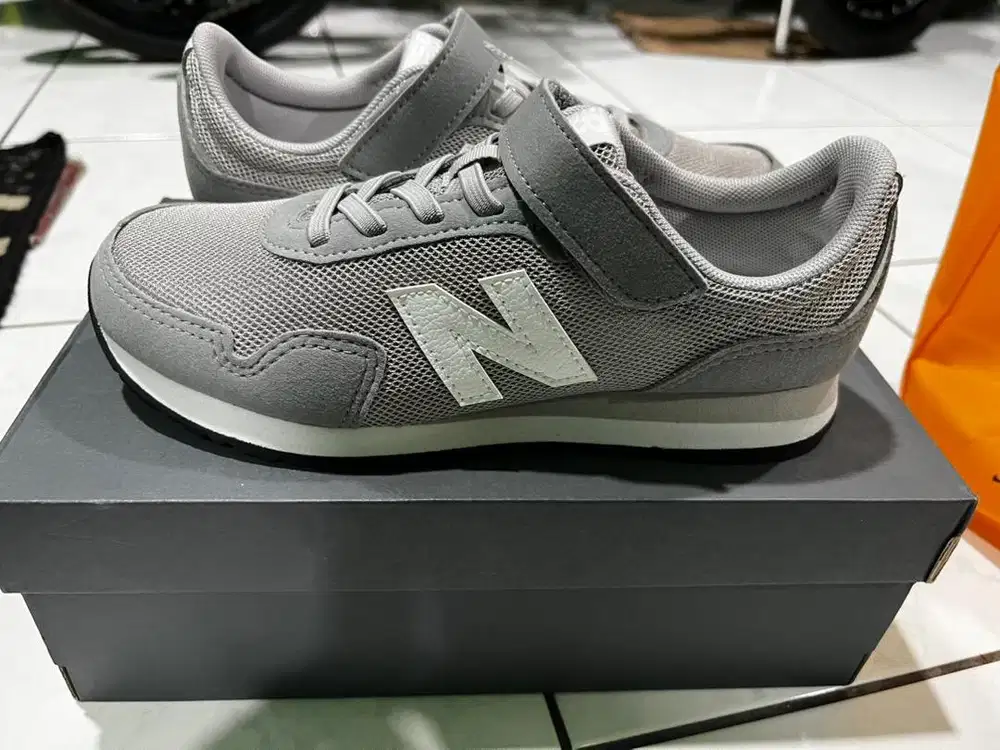 Sepatu anak New Balance Kids Original