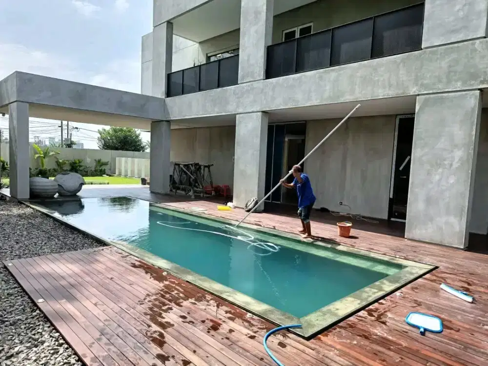 kolam renang spesialis