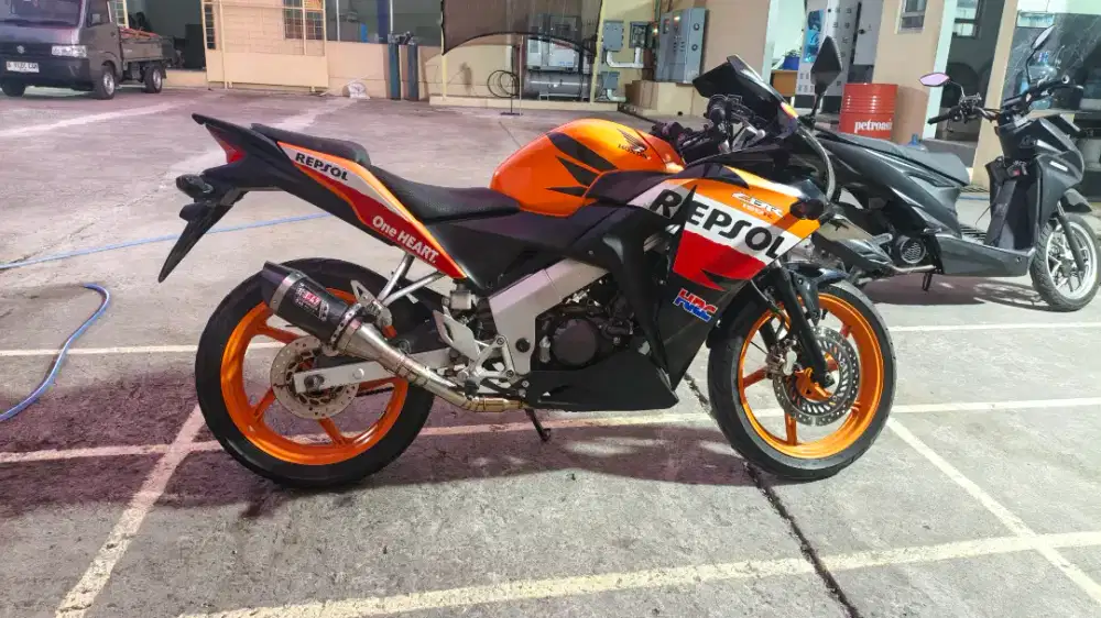 Cbr 150 CBU Thailand 2013 repsol