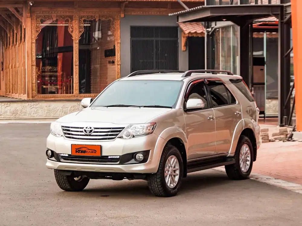 [Tdp10jt] TOYOTA FORTUNER G LUXURY BENSIN AT 2014 / 2015 SILVER