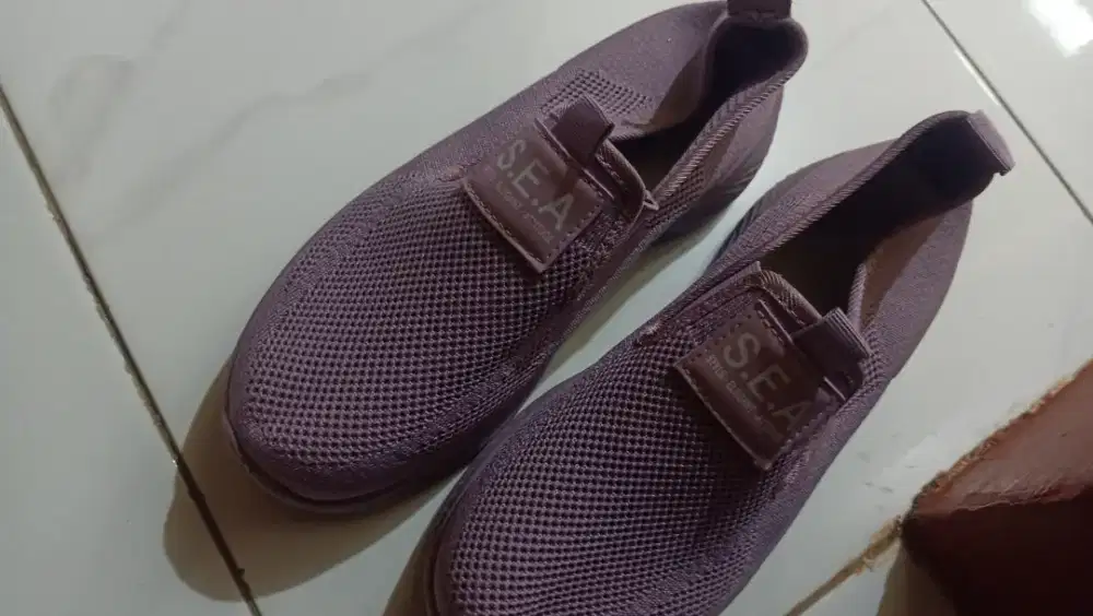 Sepatu fashion anak