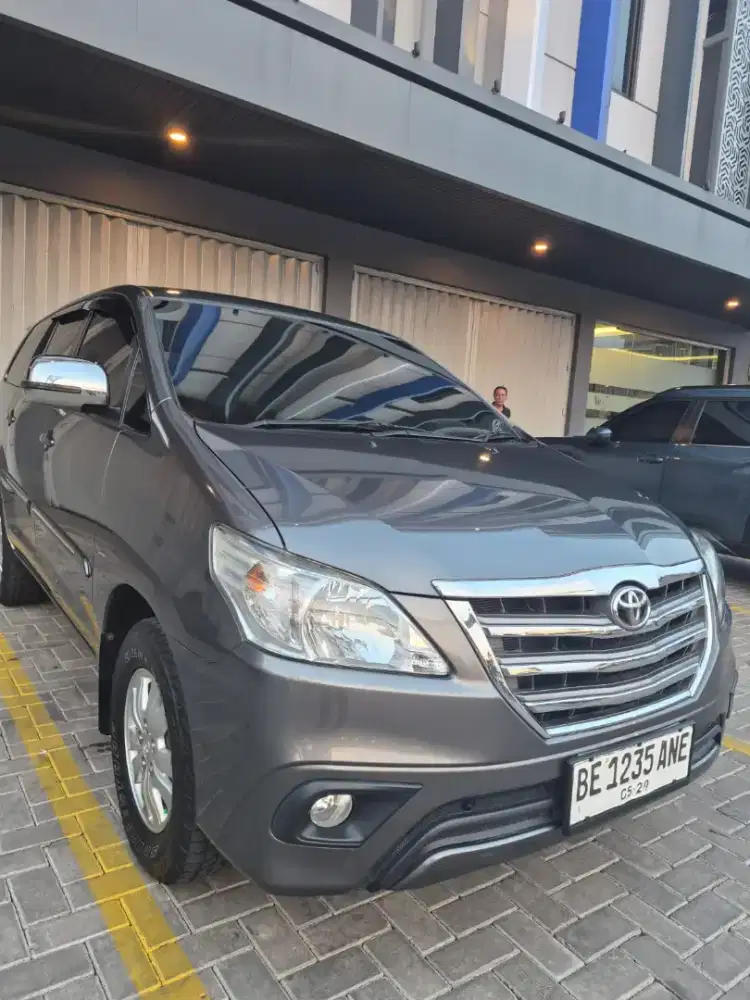 Toyota kijang innova manual bensin