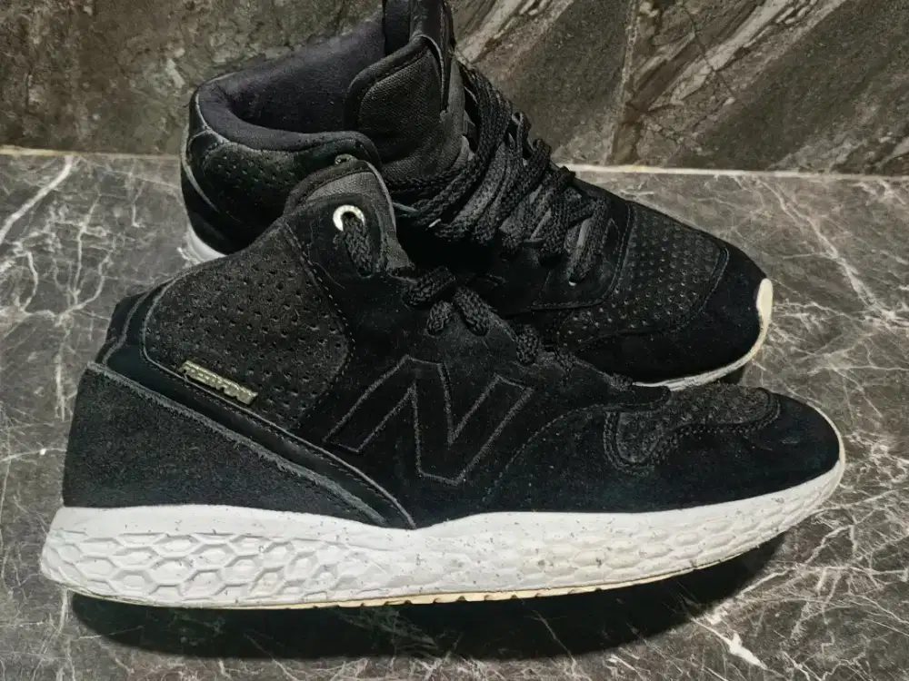 Sepatu NB 988 Fresh Foam mid black uk 42,5 ins 27cm authentic