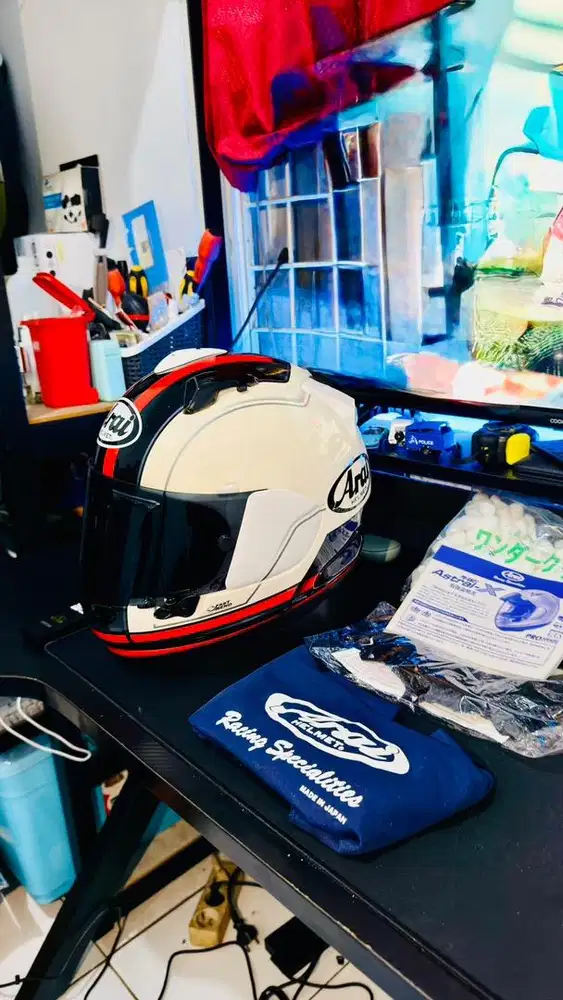Helm Arai Astral X Stint Red Size M, Mulus, paket ganteng