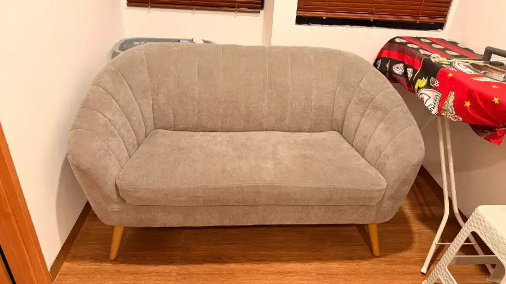 Sofa 2 setter DEKORUMA, jarang pakai, bercak sediikit