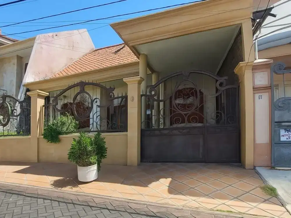 Rumah Hitung Tanah Darmo Permai Selatan