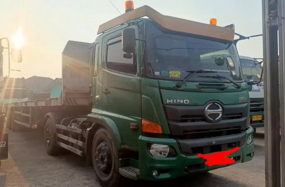 Hino Tractor Head (4x2) tahun 2020, 2021,2022