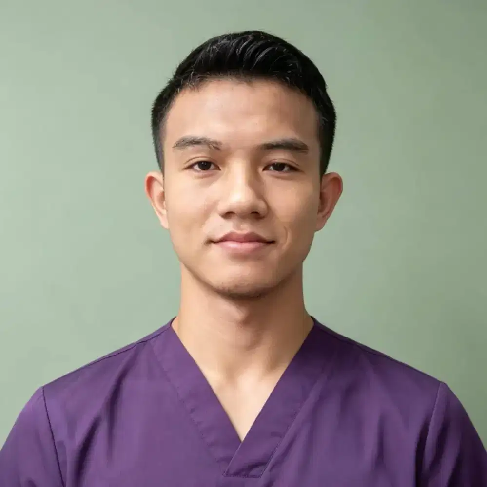 seles sekaligus terapis massage dan bekam