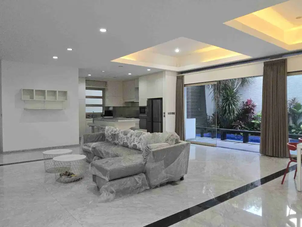 Di Jual Rumah Pondok Indah Siap Huni
LT 407 m² - LB 1.015 m²
Full Furnish
Pool