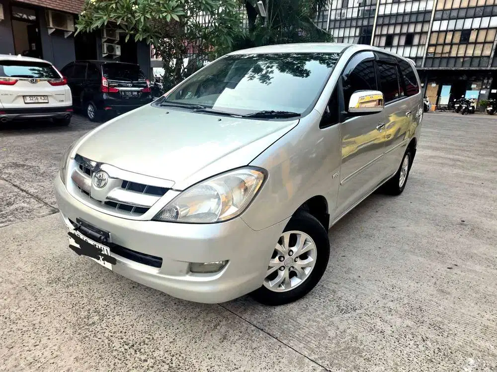 Toyota Kijang Innova 2005 Bensin